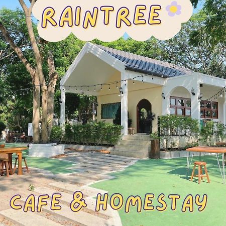 Rain Tree Cafe & Homestay Uthai Thani Luaran gambar