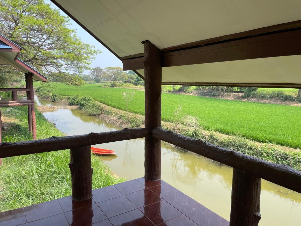 Rain Tree Cafe & Homestay Uthai Thani Luaran gambar
