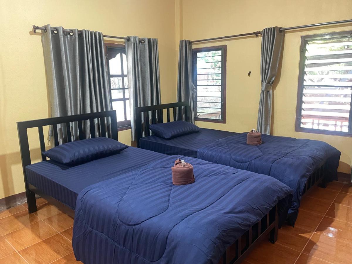 Rain Tree Cafe & Homestay Uthai Thani Luaran gambar